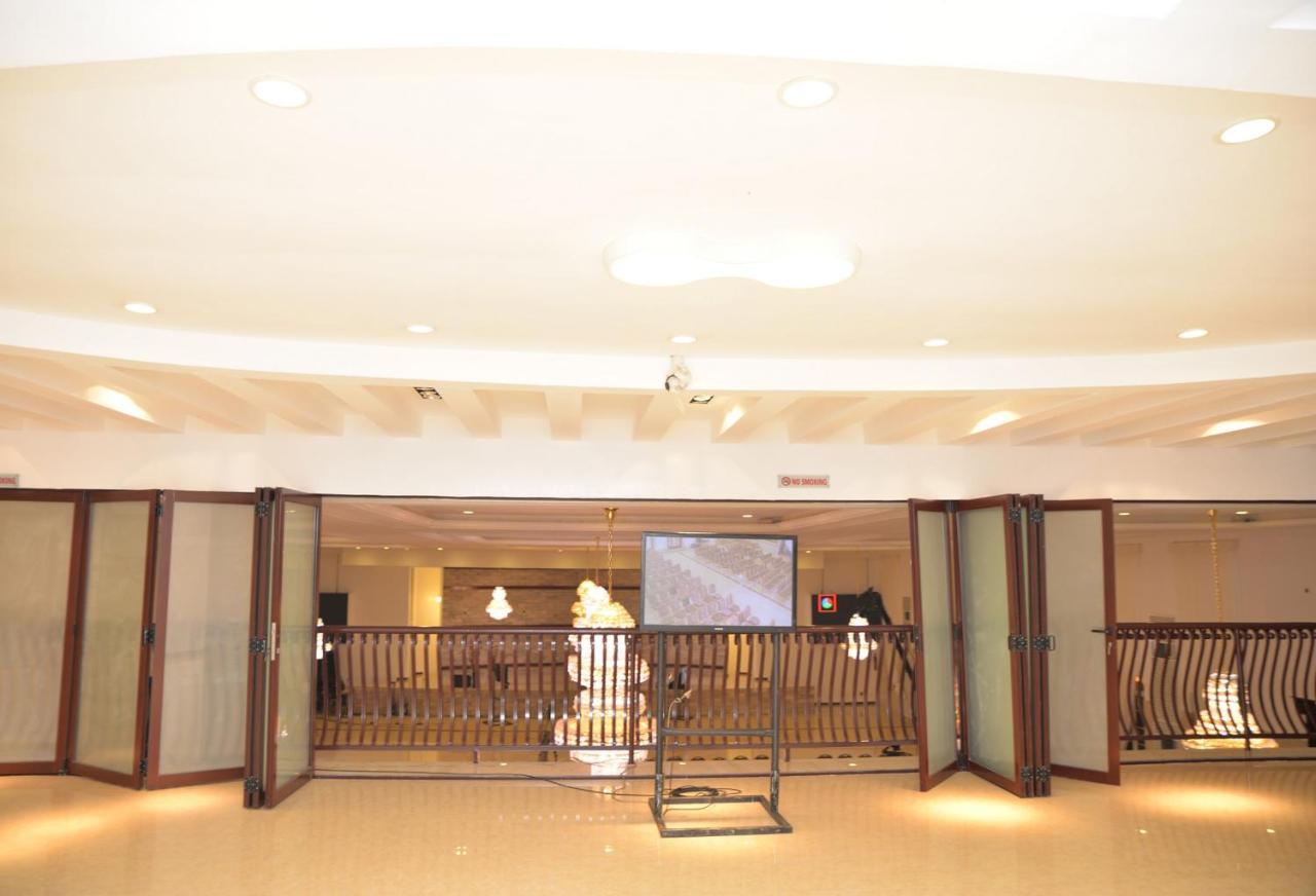 Room In Lodge - World Lilies Hotel Events Place Ibadan Exterior photo